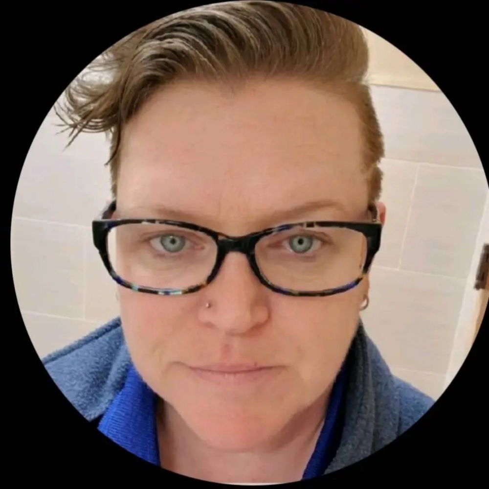 Meet your Posher, Sharon